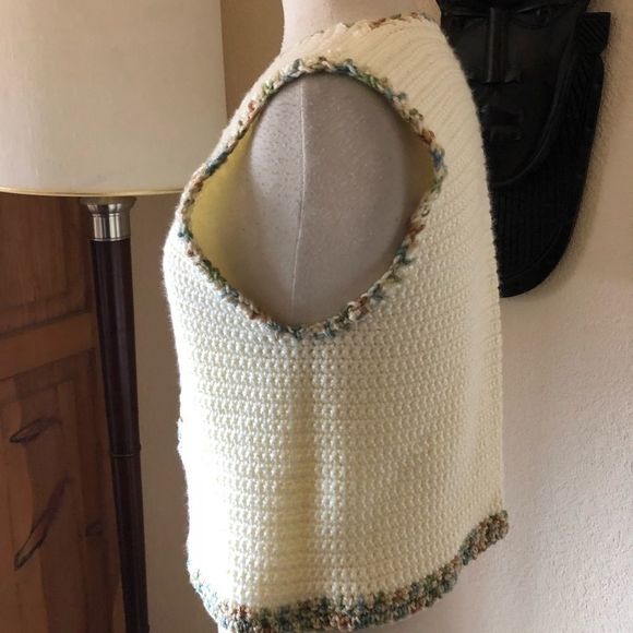 Vintage knitted vest  - Picture 3 of 4